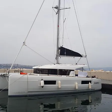 Botel Catamarano Regolo40 *