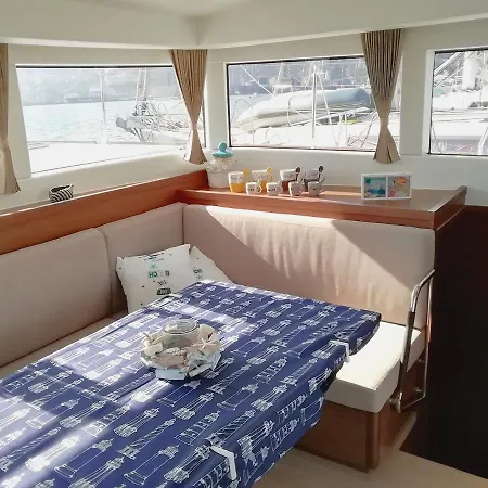 Botel Catamarano Regolo40 *